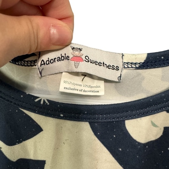 🔹5/$25🔹 Adorable Sweetness‎ Girls Blue and White Hi Low Tunic. Polar Bear. 7 - Picture 2 of 9